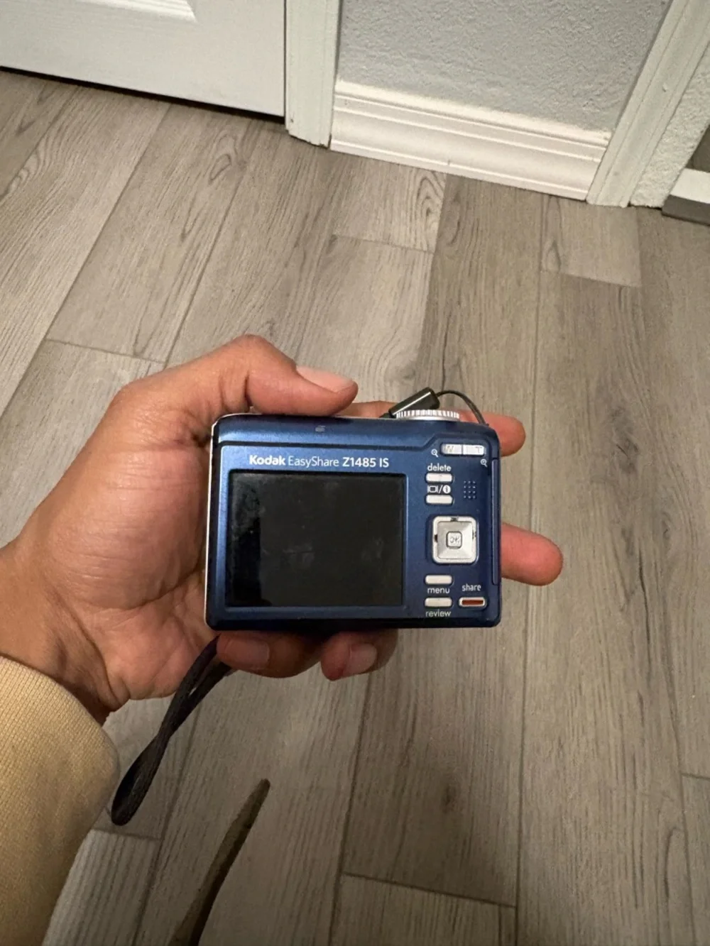 Kodak Blue Point-and-Shoot Digital Camera with Wrist Strap UNTESTED